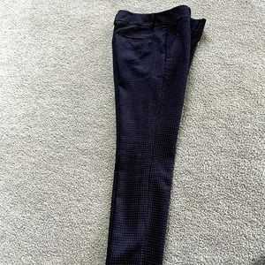 Marissa Skinny Fitted Ankle length cropped dress Pants from LOFT. Size 4